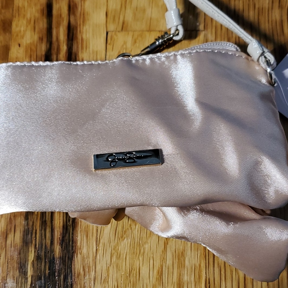 Wristlet - Picture 4 of 5